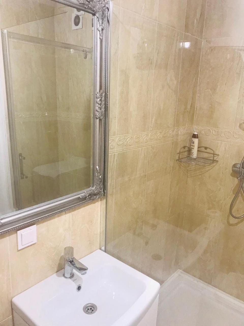 Grunvald Lux Apartment Киев Екстериор снимка